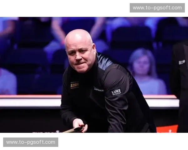 希金斯单杆144分领跑破百榜 老将竞技状态依旧保持巅峰 希金斯单杆144分领跑破百榜 老将竞技状态依旧保持巅峰